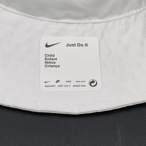 Nike Little Boys Girls Child Bucket Hat 4-7 White/Black 8A2682-001 Swoosh - Picture 2 of 4